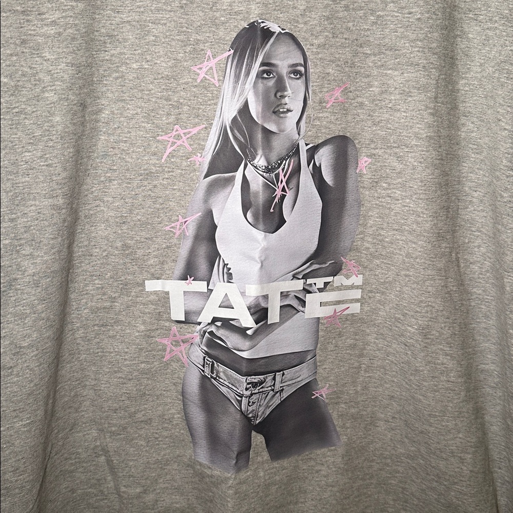Tate McRae T-shirt - Picture 2 of 3